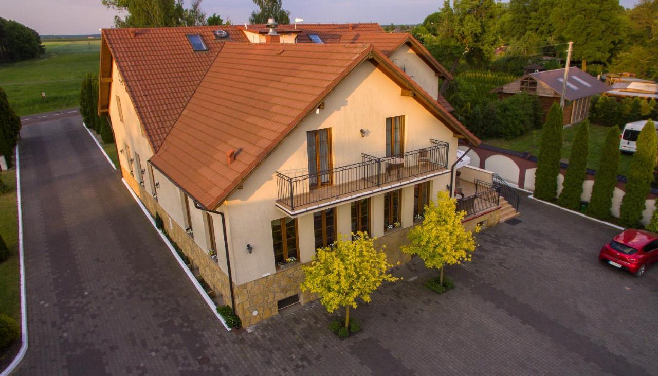 Hotel Radzewice Exterior photo