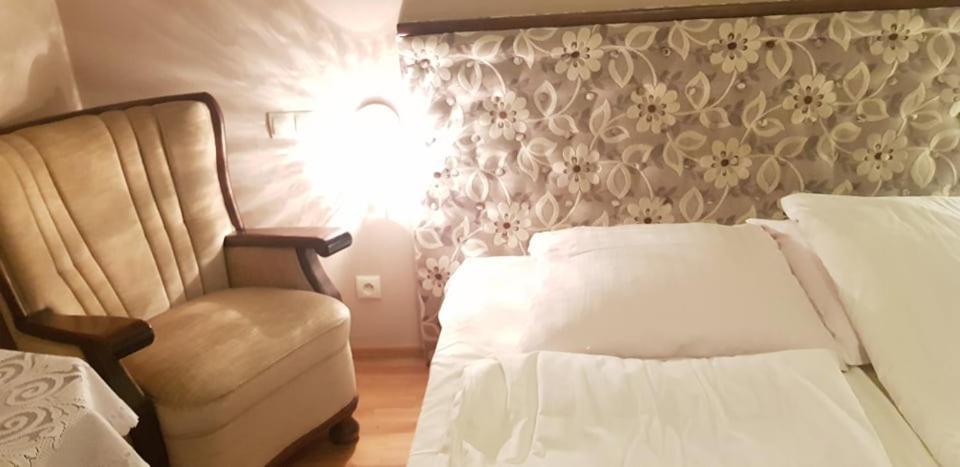 Hotel Radzewice Exterior photo
